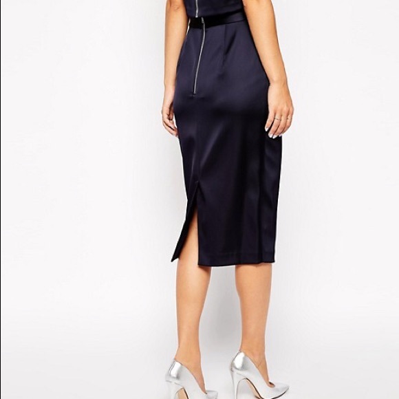 Warehouse ASOS Navy Heavy Satin Pencil Skirt - Picture 2 of 3